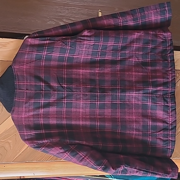 Plaid zip up flannel Jacket - Picture 2 of 8